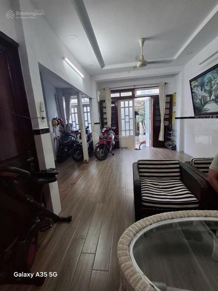 Mặt tiền rạch xuyên tâm  2 tầng 74m2  hơn 6tỷ  trung tâm bình thạnh