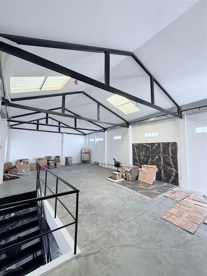 Chủ ngộp  ngay chợ cây quéo  3 tầng 92m2  hơn 9 tỷ
