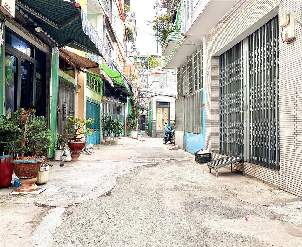 Bán nhà riêng tại bà hom giá chỉ 2,45 tỷ