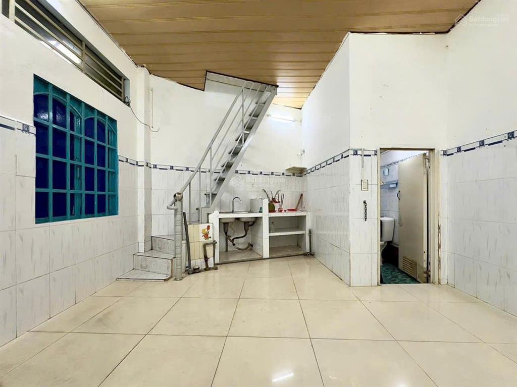 Bán nhà riêng tại bà hom giá chỉ 2,45 tỷ