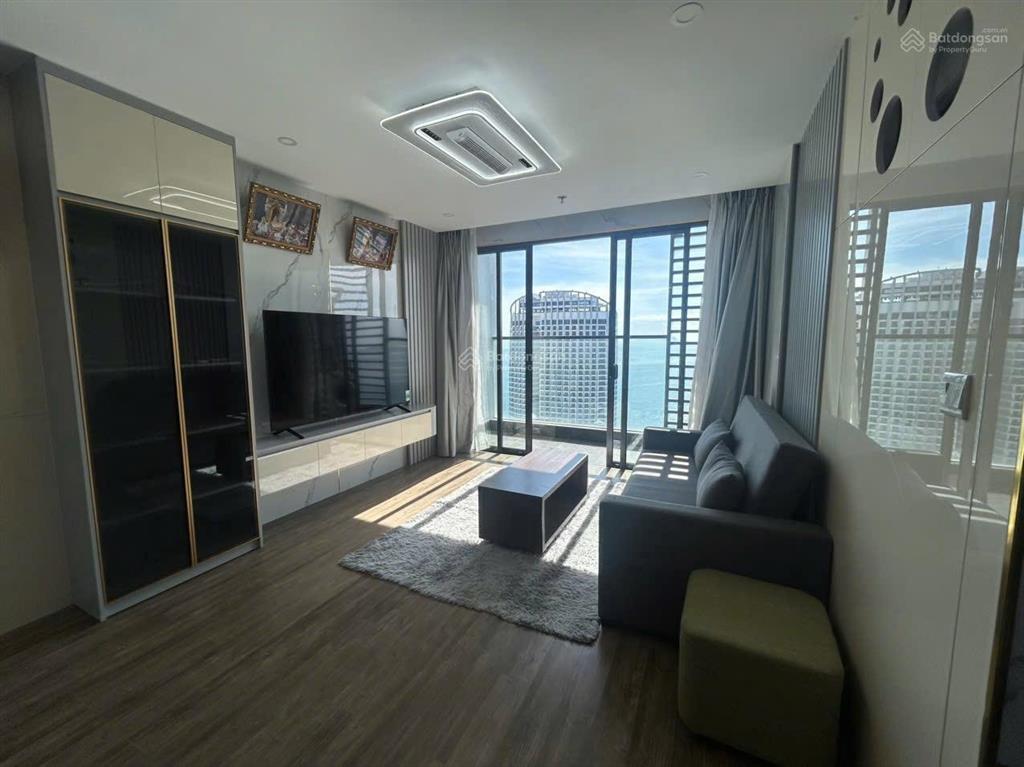 Căn hộ view biển siêu hiếm, diện tích 83m2, trung tâm nha trang, khu phố tây sầm uất, dòngtiền thuê