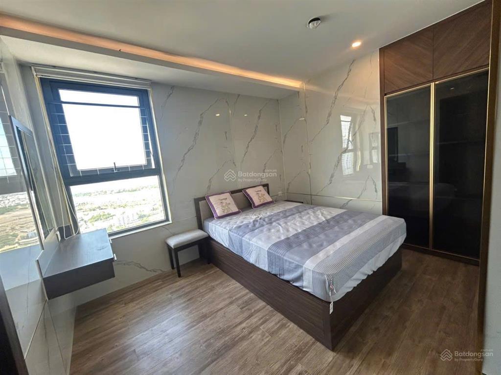 Căn hộ view biển siêu hiếm, diện tích 83m2, trung tâm nha trang, khu phố tây sầm uất, dòngtiền thuê