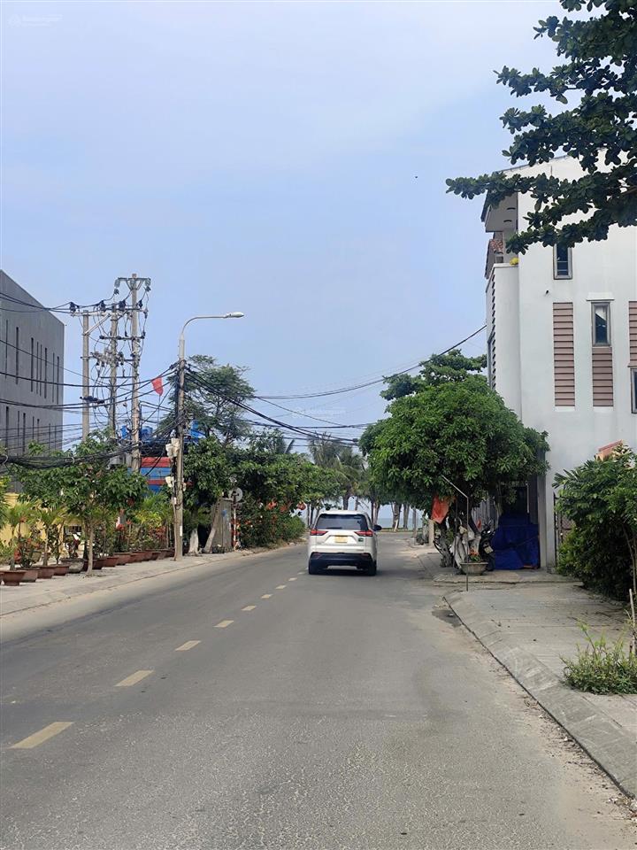 Bán đất mặt tiền đi bộ vài bước chân ra biển  đường phan bá phiến trục thông biển