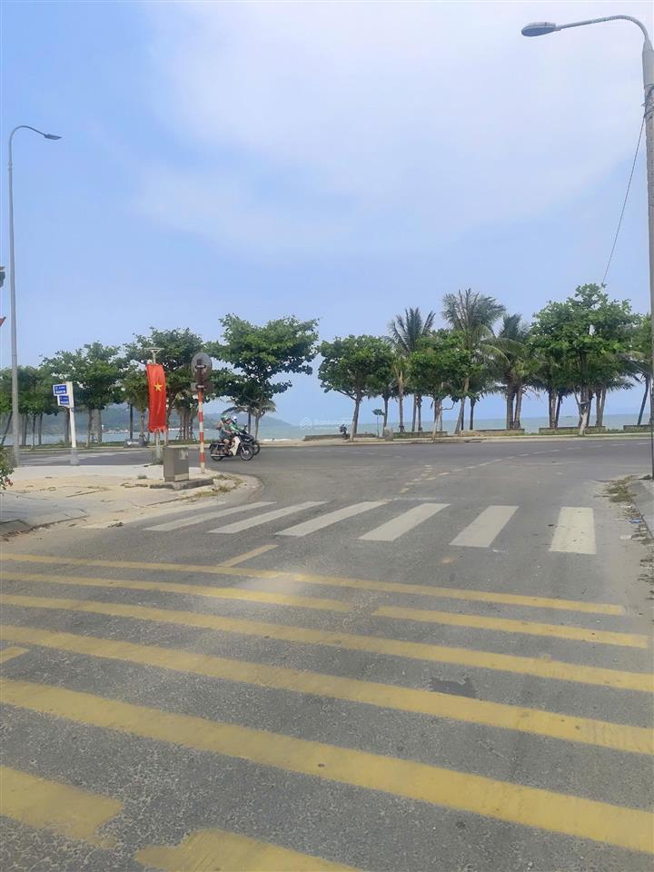 Bán đất mặt tiền đi bộ vài bước chân ra biển  đường phan bá phiến trục thông biển