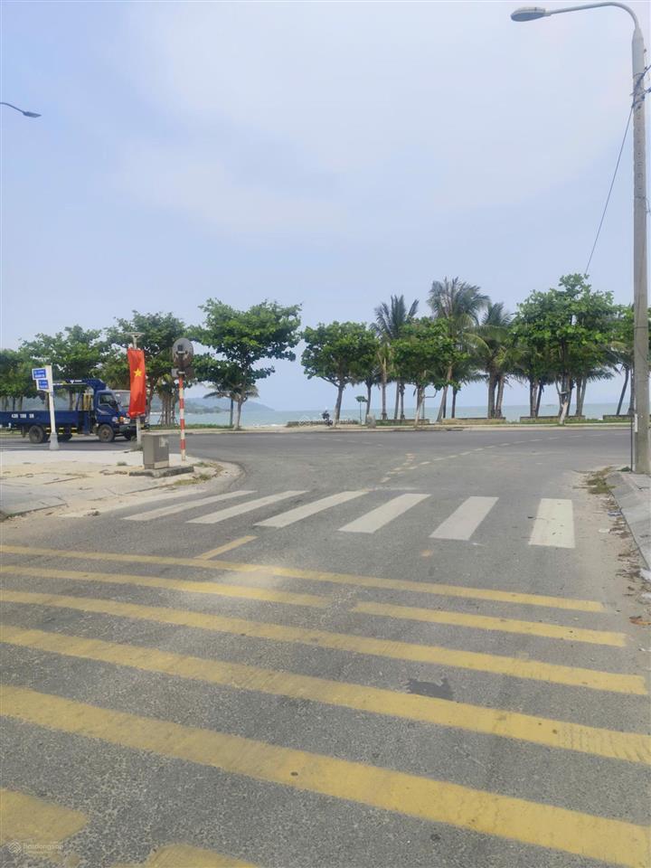 Bán đất mặt tiền đi bộ vài bước chân ra biển  đường phan bá phiến trục thông biển