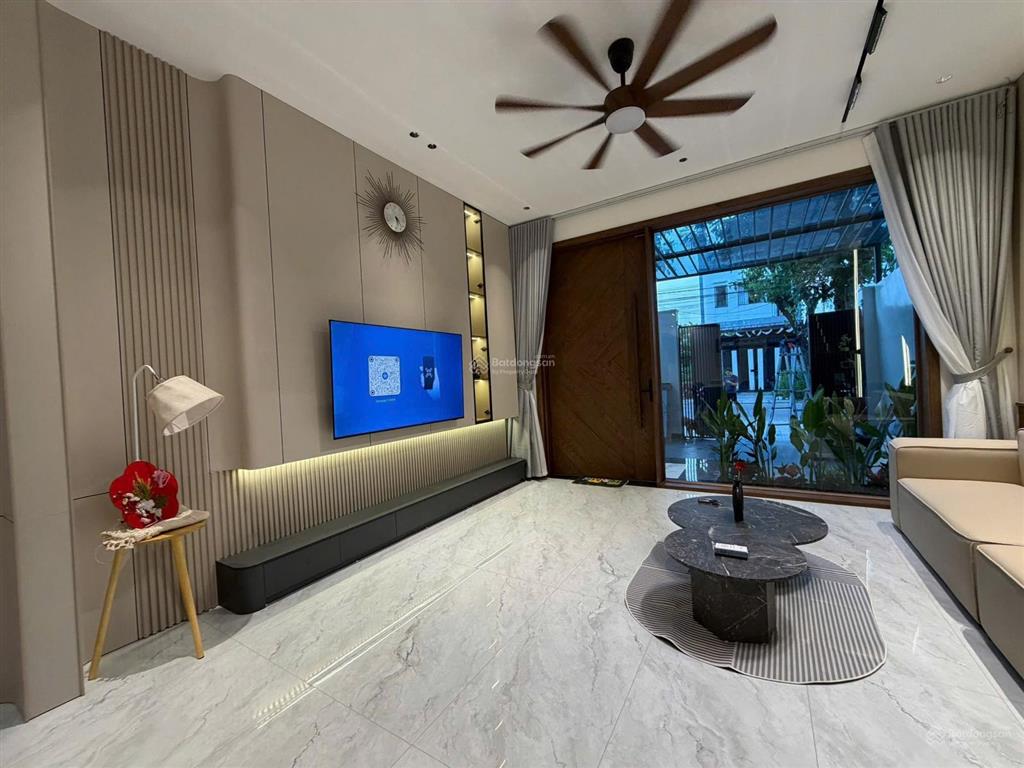 Nhà 3 tầng mặt tiền nguyễn sắc kim, 96m2, đường 7.5m, giá nhỉnh 8 tỷ full nội thất cao cấp