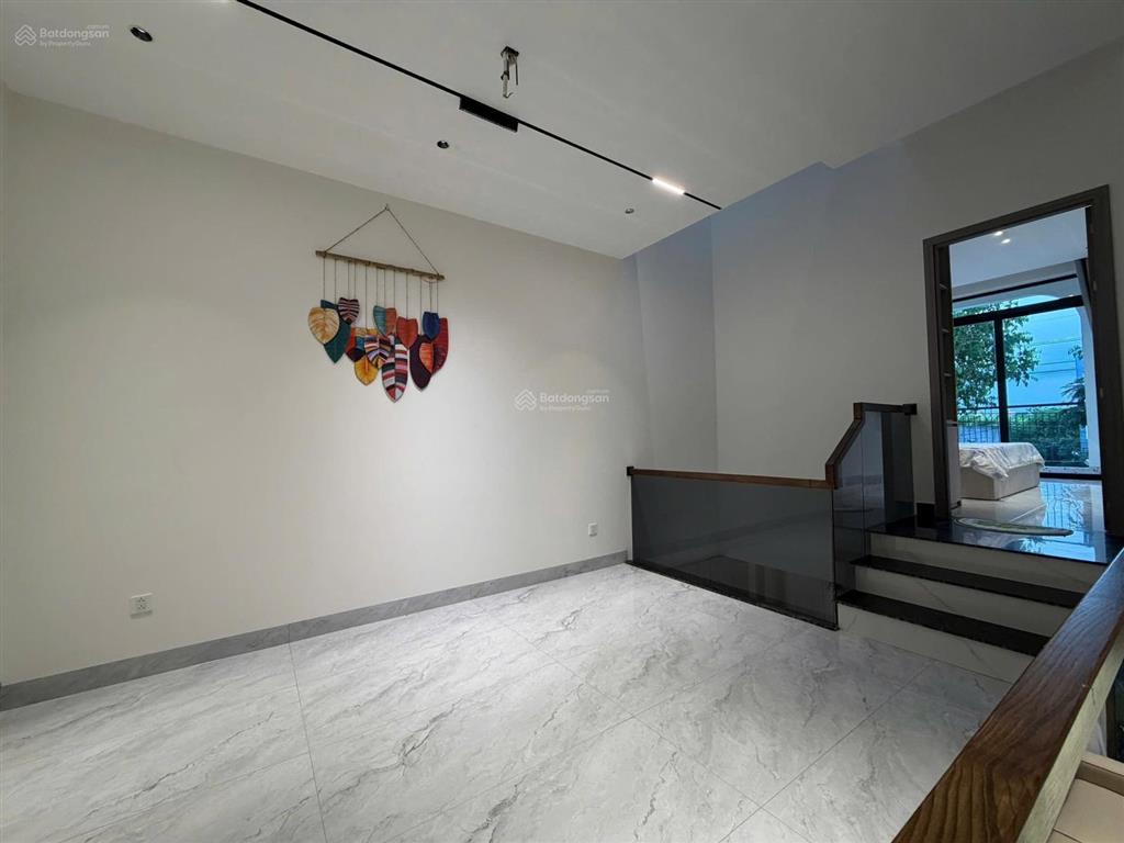 Nhà 3 tầng mặt tiền nguyễn sắc kim, 96m2, đường 7.5m, giá nhỉnh 8 tỷ full nội thất cao cấp