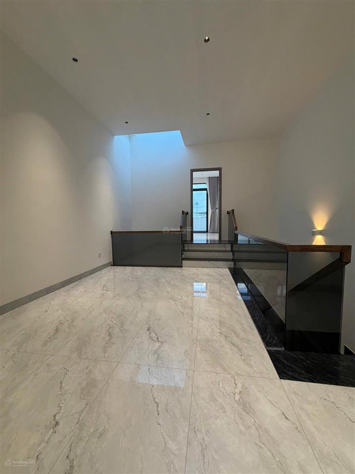Nhà 3 tầng mặt tiền nguyễn sắc kim, 96m2, đường 7.5m, giá nhỉnh 8 tỷ full nội thất cao cấp