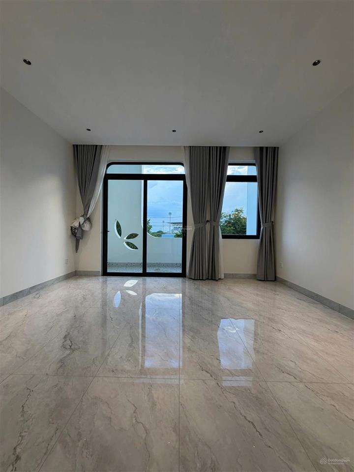 Nhà 3 tầng mặt tiền nguyễn sắc kim, 96m2, đường 7.5m, giá nhỉnh 8 tỷ full nội thất cao cấp