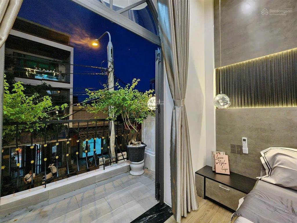 Nhà 4 tầng full nội thất cao cấp, có sân chill, hồ bơi, cách biển 400m, nhỉnh 8 tỷ shr