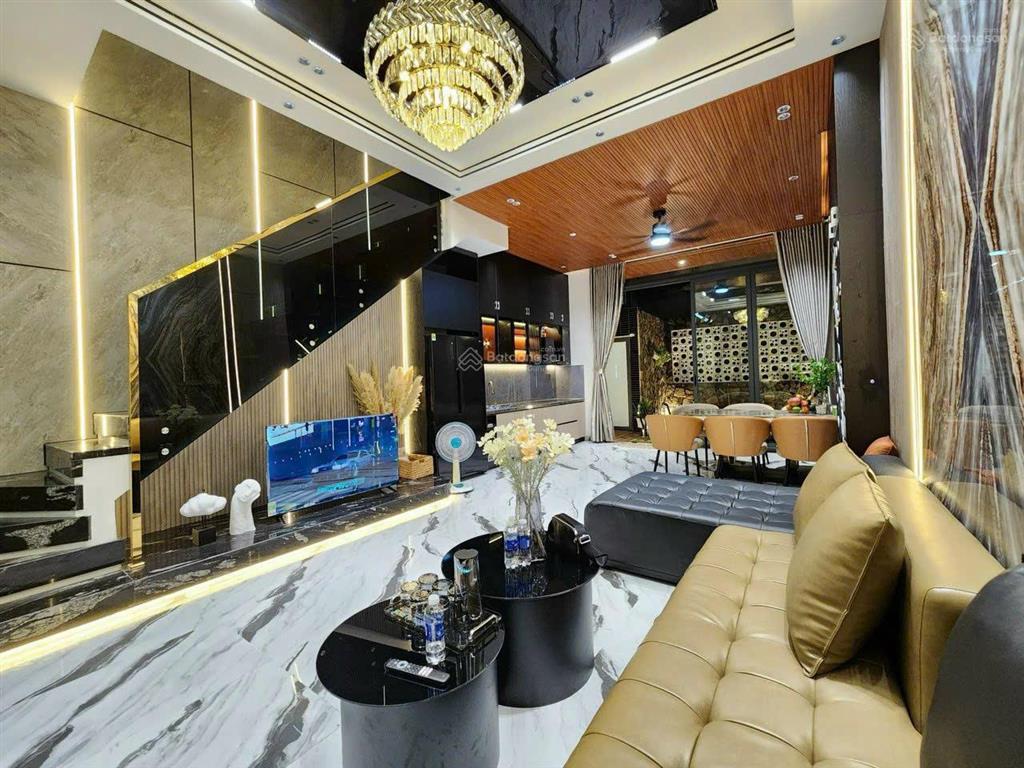 Nhà 4 tầng full nội thất cao cấp, có sân chill, hồ bơi, cách biển 400m, nhỉnh 8 tỷ shr