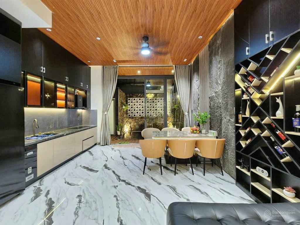 Nhà 4 tầng full nội thất cao cấp, có sân chill, hồ bơi, cách biển 400m, nhỉnh 8 tỷ shr