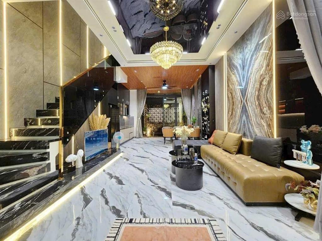 Nhà 4 tầng full nội thất cao cấp, có sân chill, hồ bơi, cách biển 400m, nhỉnh 8 tỷ shr