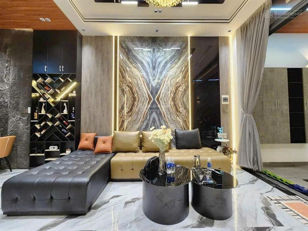 Nhà 4 tầng full nội thất cao cấp, có sân chill, hồ bơi, cách biển 400m, nhỉnh 8 tỷ shr