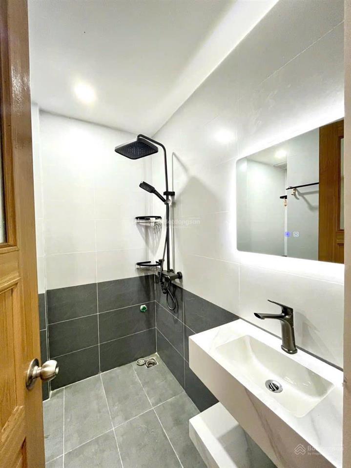 Tòa căn hộ 8 tầng dòng tiền hơn 100 triệu/tháng, mt đường chính hữu, 36 tỷ tl