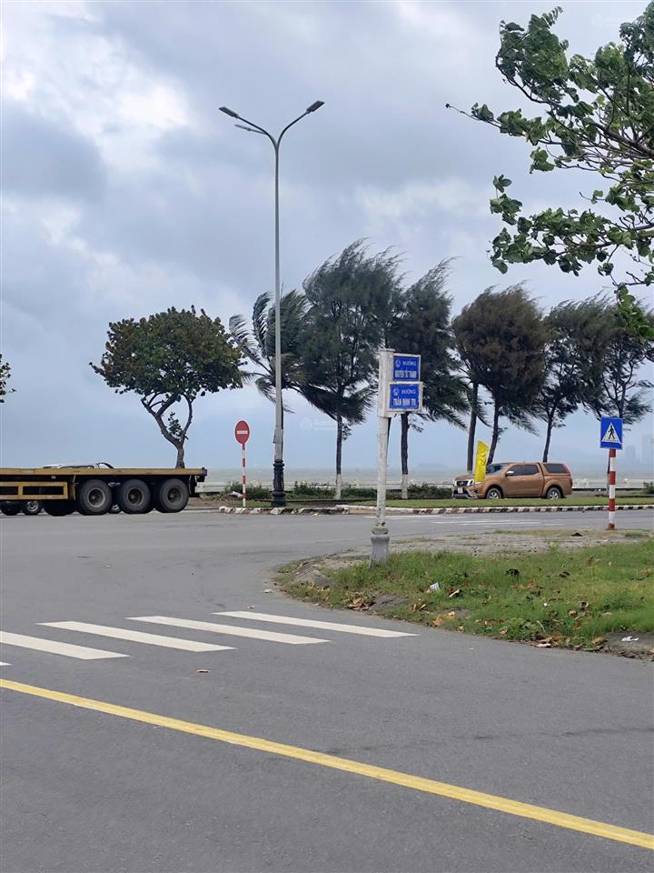 Mặt tiền đường trần đình tri 114m2, cách biển chỉ 50m, kd đỉnh, giá nhỉnh 11 tỷ
