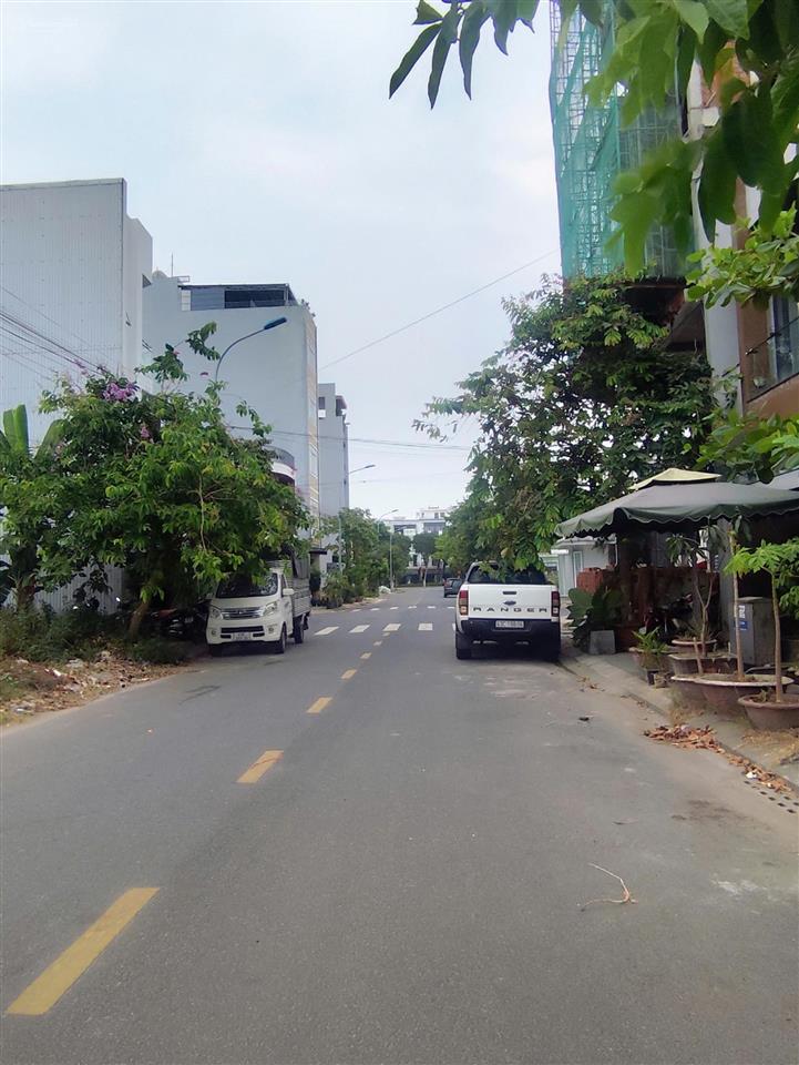 Đất đẹp, sát góc ngã 4 đường hoà minh 30 thông nguyễn sinh sắc, sát biển