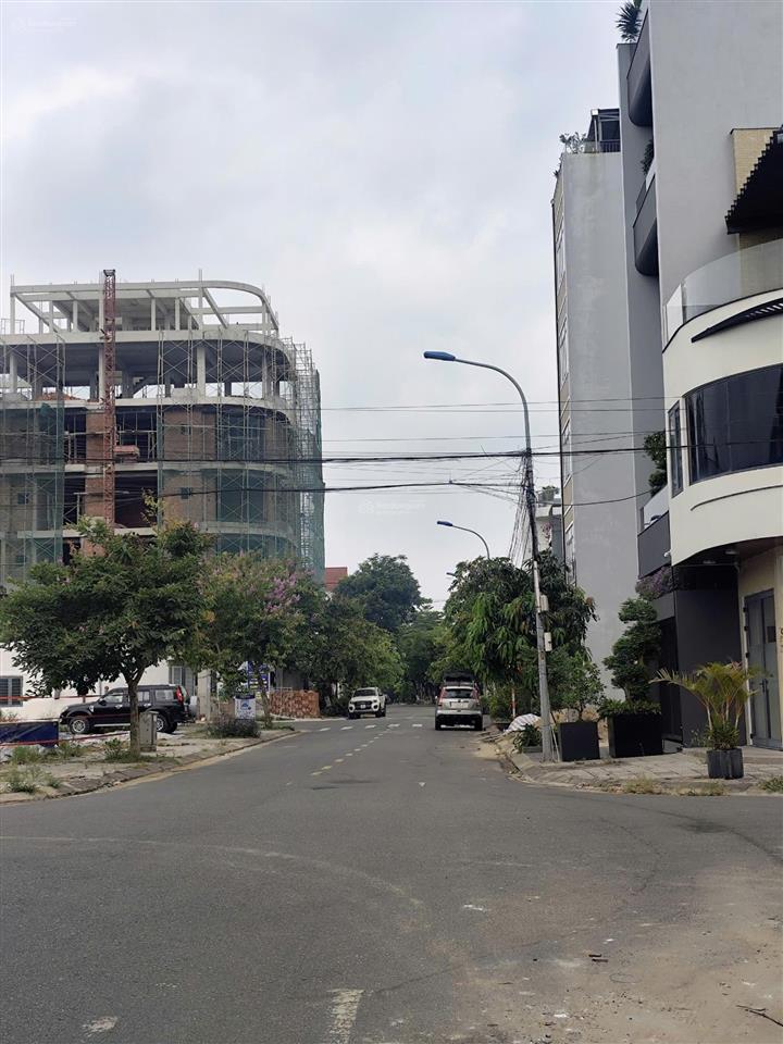 Đất đẹp, sát góc ngã 4 đường hoà minh 30 thông nguyễn sinh sắc, sát biển