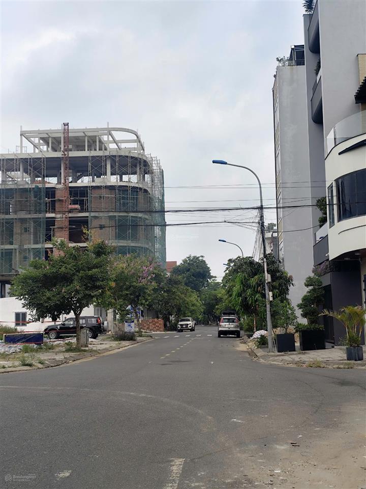 Đất đẹp, sát góc ngã 4 đường hoà minh 30 thông nguyễn sinh sắc, sát biển
