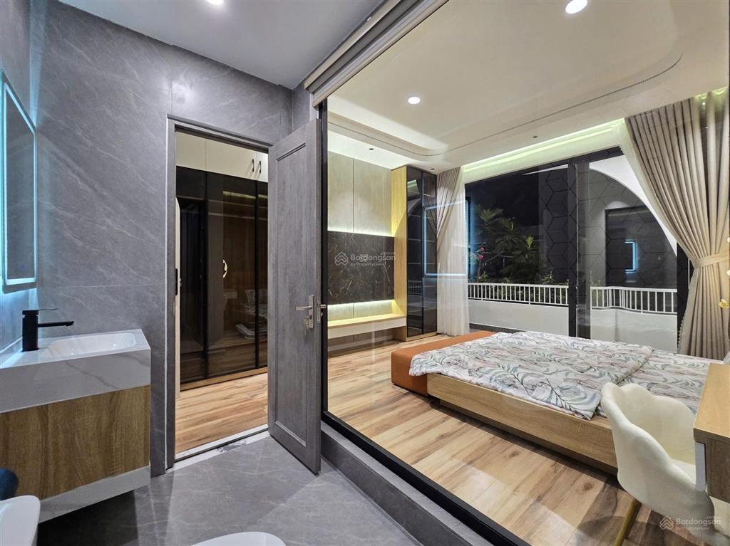 Nhà đẹp 3 tầng mặt tiền đường 5,5m full nội thất cao cấp cách biển thanh khê 300m