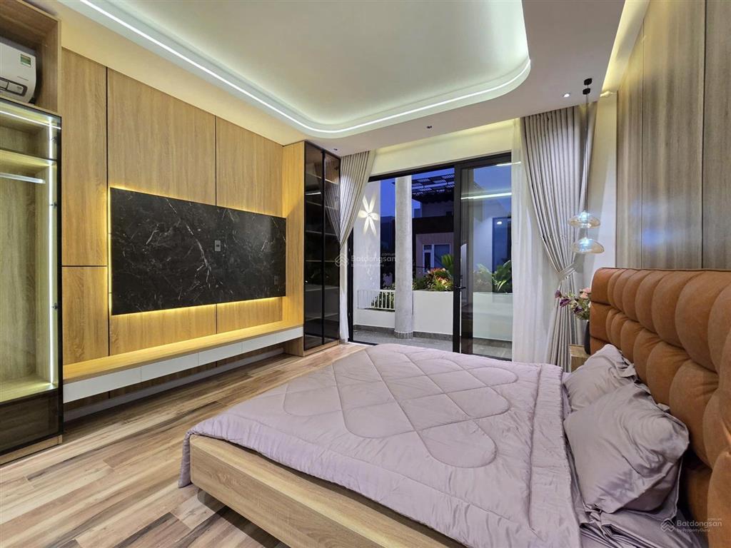 Nhà 3 tầng mt đường 5,5m sát biển nguyễn tất thành, full nội thất cao cấp, giá nhỉnh 8 tỷ sẵn sổ