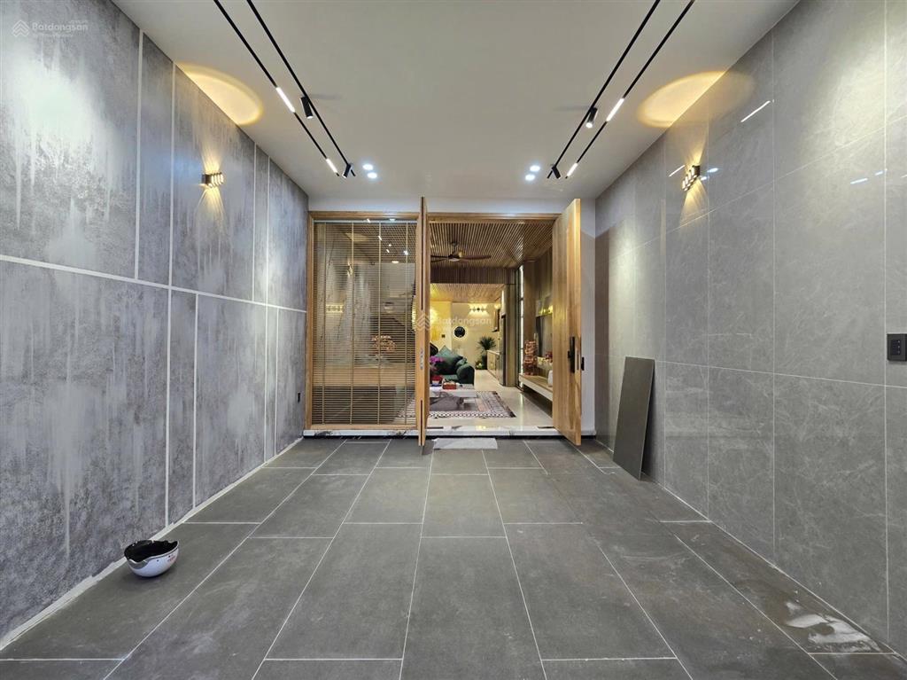 Nhà 3 tầng mt đường 5,5m sát biển nguyễn tất thành, full nội thất cao cấp, giá nhỉnh 8 tỷ sẵn sổ