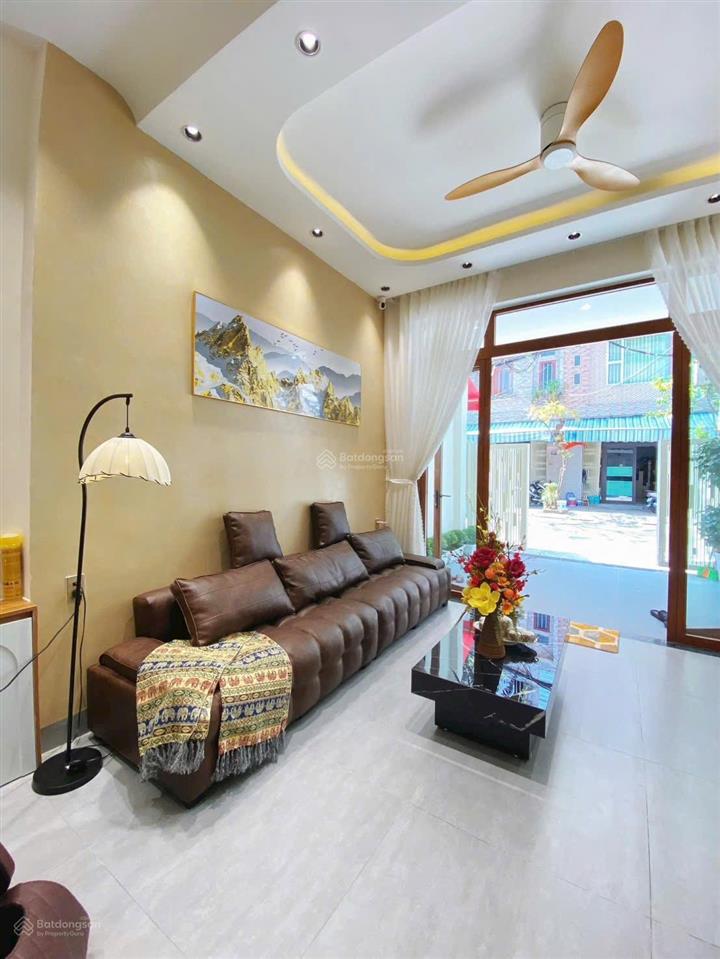 Nhà 3 mê 3 tầng mặt tiền đường phú lộc, gần chợ, cách biển 3p đi bộ, giá nhỉnh 8 tỷ