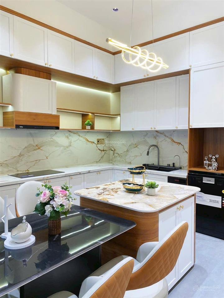 Nhà 3 mê 3 tầng mặt tiền đường phú lộc, gần chợ, cách biển 3p đi bộ, giá nhỉnh 8 tỷ