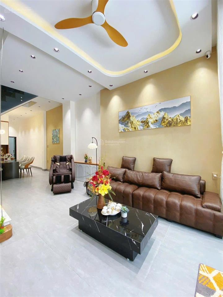 Nhà 3 mê 3 tầng mặt tiền đường phú lộc, gần chợ, cách biển 3p đi bộ, giá nhỉnh 8 tỷ