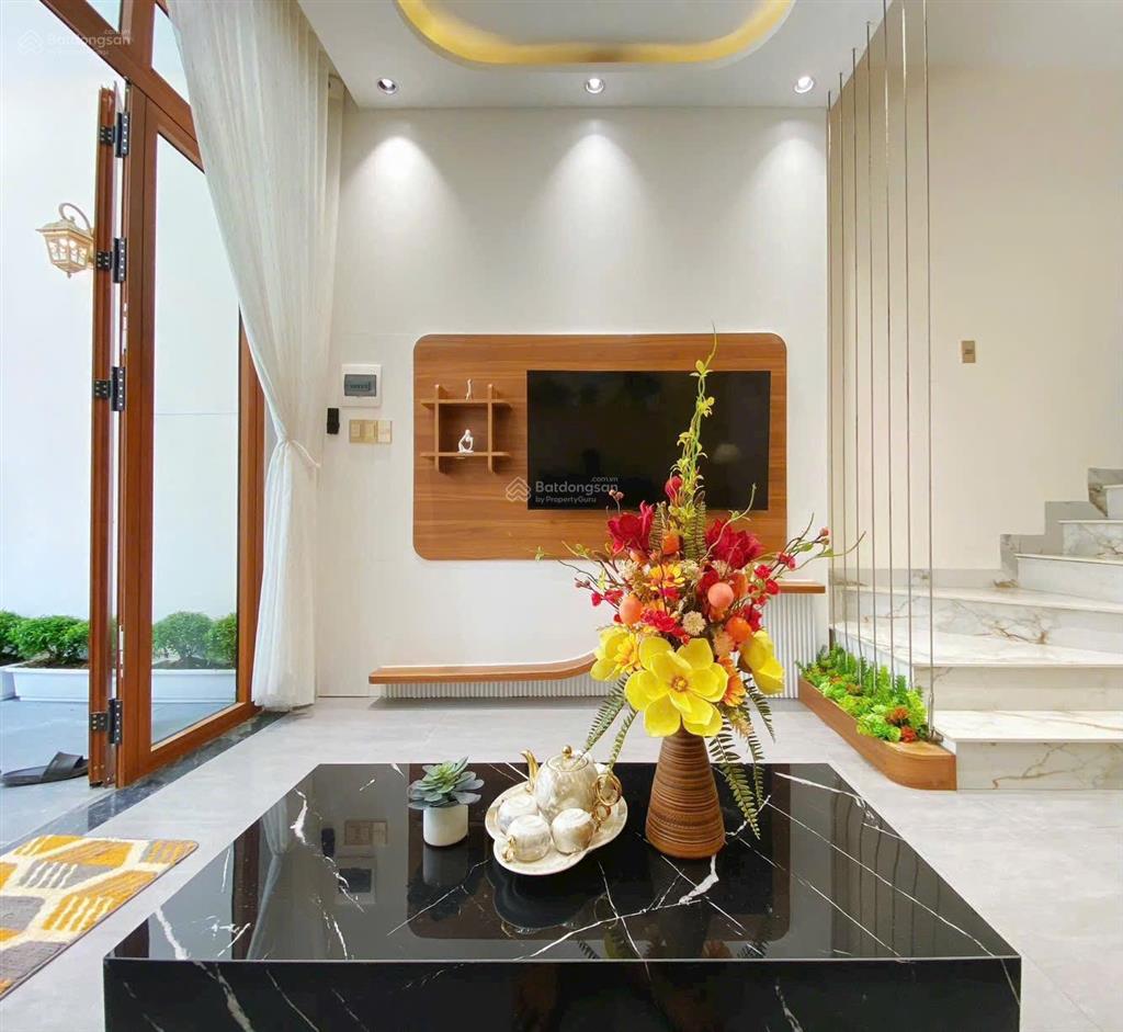 Nhà 3 mê 3 tầng mặt tiền đường phú lộc, gần chợ, cách biển 3p đi bộ, giá nhỉnh 8 tỷ