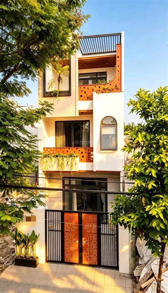 Nhà 3 tầng full nội thất cao cấp gần biển, mt đường 5m5 vỉa hè 3m, nhỉnh 8,19 tỷ