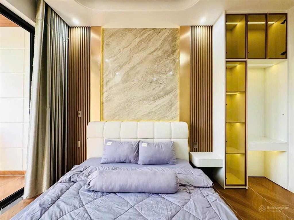 Nhà 3 tầng full nội thất cao cấp gần biển, mt đường 5m5 vỉa hè 3m, nhỉnh 8,19 tỷ