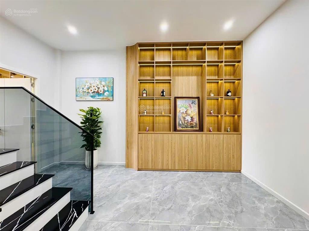 Nhà 3 tầng full nội thất cao cấp gần biển, mt đường 5m5 vỉa hè 3m, nhỉnh 8,19 tỷ