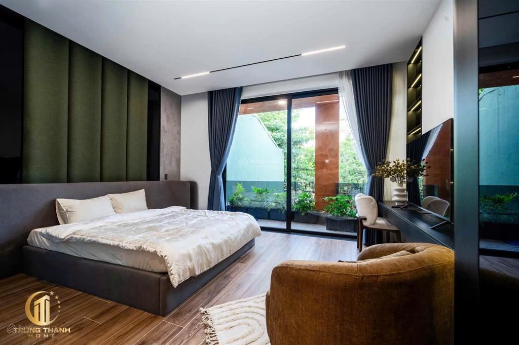 Nhà 3 tầng mặt tiền đường 7,5m lề 4m, cách biển 300m. 125m2, full nội thất cao cấp, sẵn sổ