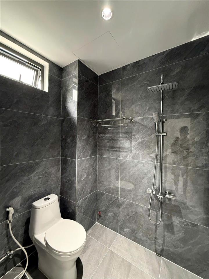 Nhà mt 3 tầng 81m2 full nội thất cao cấp, đường 5m5, lề 3m giá nhỉnh 9 tỷ, cách biển 300m