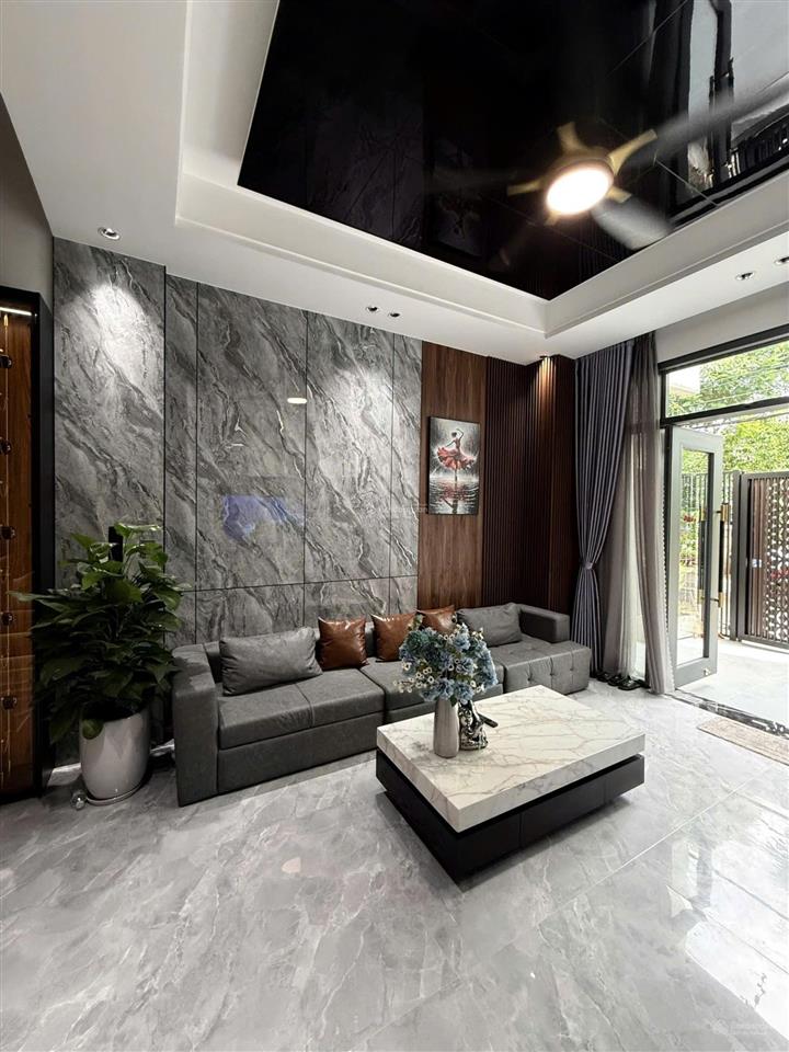 Nhà mt 3 tầng 81m2 full nội thất cao cấp, đường 5m5, lề 3m giá nhỉnh 9 tỷ, cách biển 300m