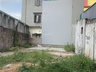 Tiền tài nở hậu ô tô đỗ cửa giá "giật mình" chỉ nhỉnh 2 tỷ!
