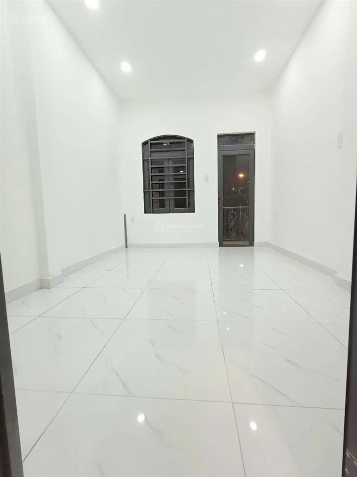Mặt tiền đường 14a nhà 3 tầng kiên cố có sẵn dòng tiền 10tr/tháng chỉ 2.65 tỷ tl  0909 835 ***
