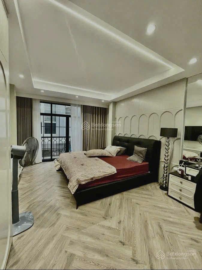 Nguyễn hoàng 65m² 4 tầng 11.7 tỷ 2 thoáng, gần ô tô, sổ đẹp