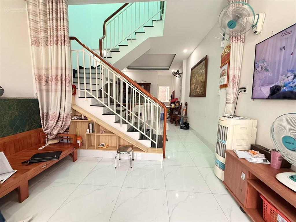 Bán nhà đường đông hưng thuận 05, 3 tầng hoàn công , nhà đẹp vào ở ngay