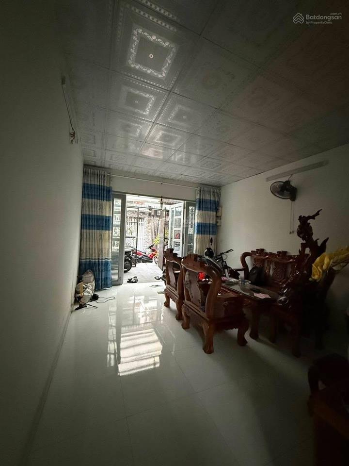 Cần bán gấp nhà ngay chợ thiếc, 80m2, hẻm ô tô đậu cửa, chỉ 3tỷ950 còn thương lượng