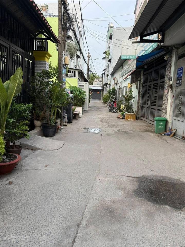 Cần bán gấp nhà ngay chợ thiếc, 80m2, hẻm ô tô đậu cửa, chỉ 3tỷ950 còn thương lượng