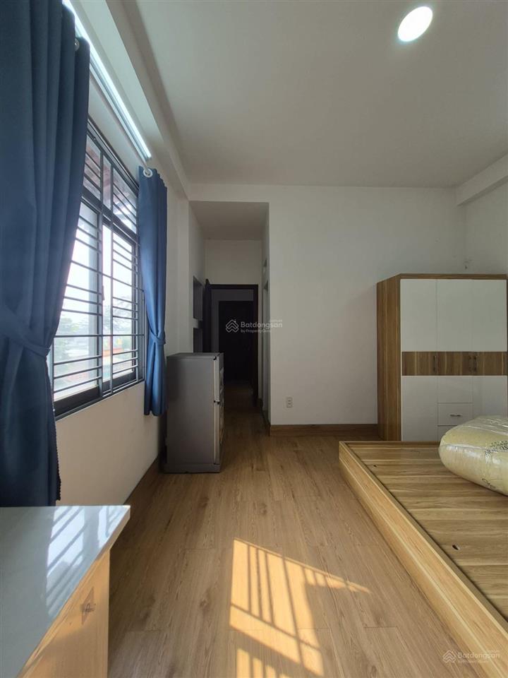 Chính chủ bán gấp nhà 4 tầng, có 7 phòng đang cho thuê gần 18tr/tháng. đường 8m giá thương lượng