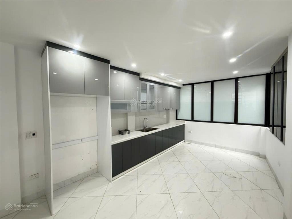 Không thể bỏ qua siêu phẩm vũ ngọc phan 6 tầng thang máy xịn sò vị trí trung tâm quận ngõ 3 gác