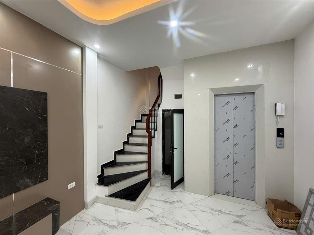 Không thể bỏ qua siêu phẩm vũ ngọc phan 6 tầng thang máy xịn sò vị trí trung tâm quận ngõ 3 gác