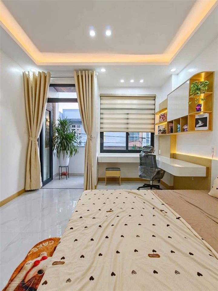 Hiếm láng hạ , nhà mới ,vài bước chân ra phố ,ngõ rộng, dt 42m2 5tầng