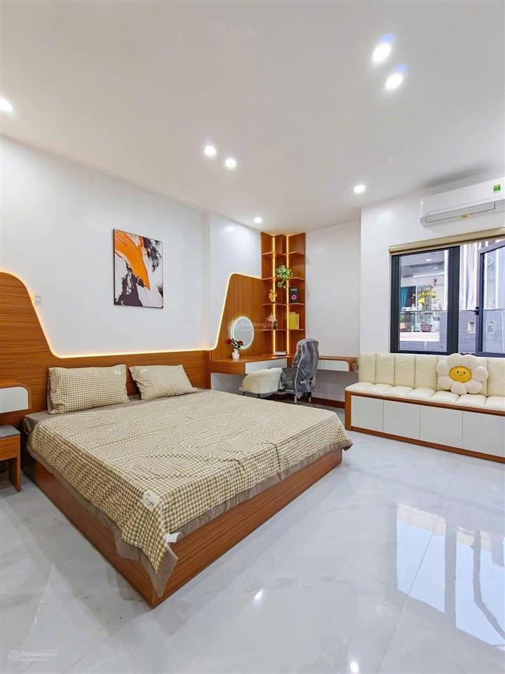 Hiếm láng hạ , nhà mới ,vài bước chân ra phố ,ngõ rộng, dt 42m2 5tầng