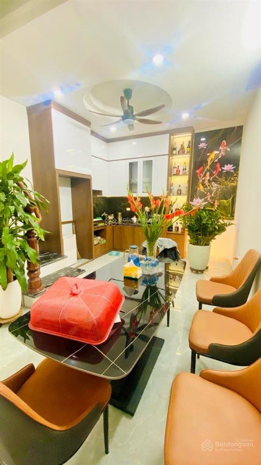 Hiếm phố thái thịnh, 2 thoáng ở sướng,gần phố, dt 40m2 5tầng.ngõ thông ,cách ô tô 30m