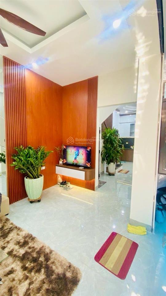 Hiếm phố thái thịnh, 2 thoáng ở sướng,gần phố, dt 40m2 5tầng.ngõ thông ,cách ô tô 30m