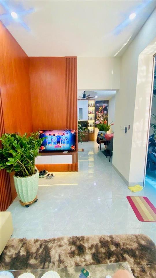 Hiếm phố thái thịnh, 2 thoáng ở sướng,gần phố, dt 40m2 5tầng.ngõ thông ,cách ô tô 30m
